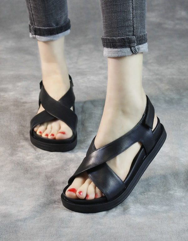 Nieuwe Zomerstrandsandalen Met Kruisband