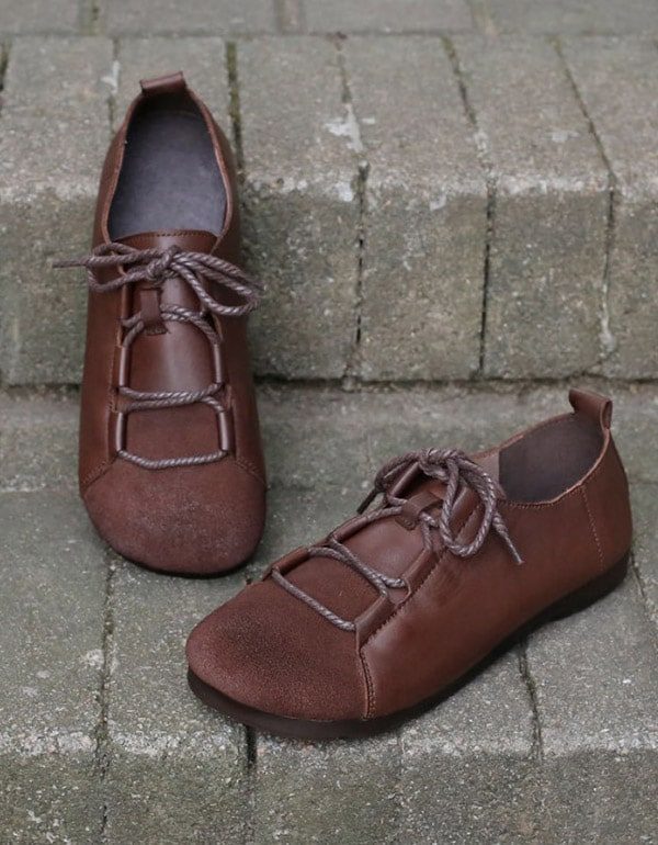 Platte Damesschoenen Met Retro Leren Kruisband
